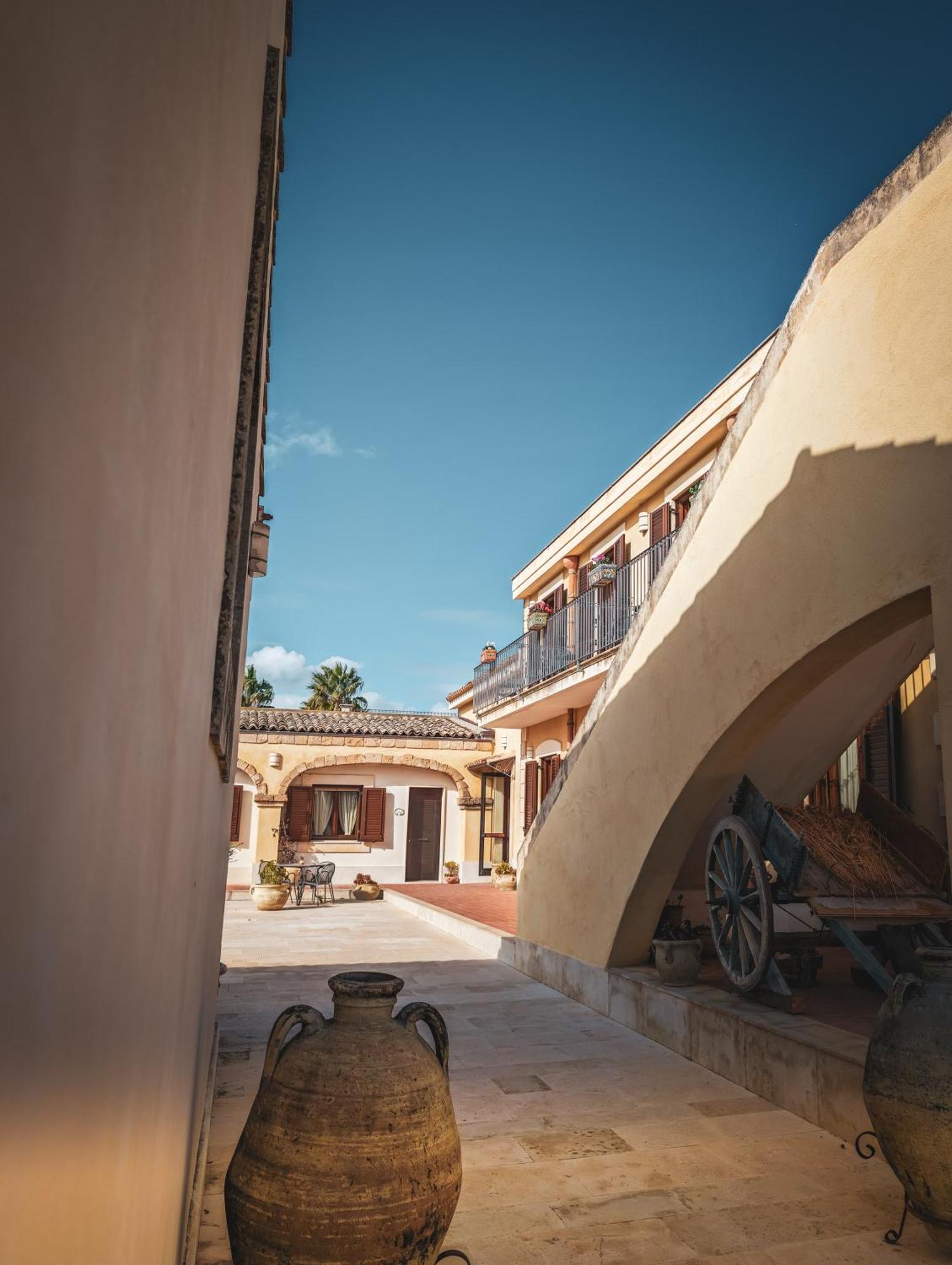 Hotel La Corte Del Sole Lido di Noto Kültér fotó