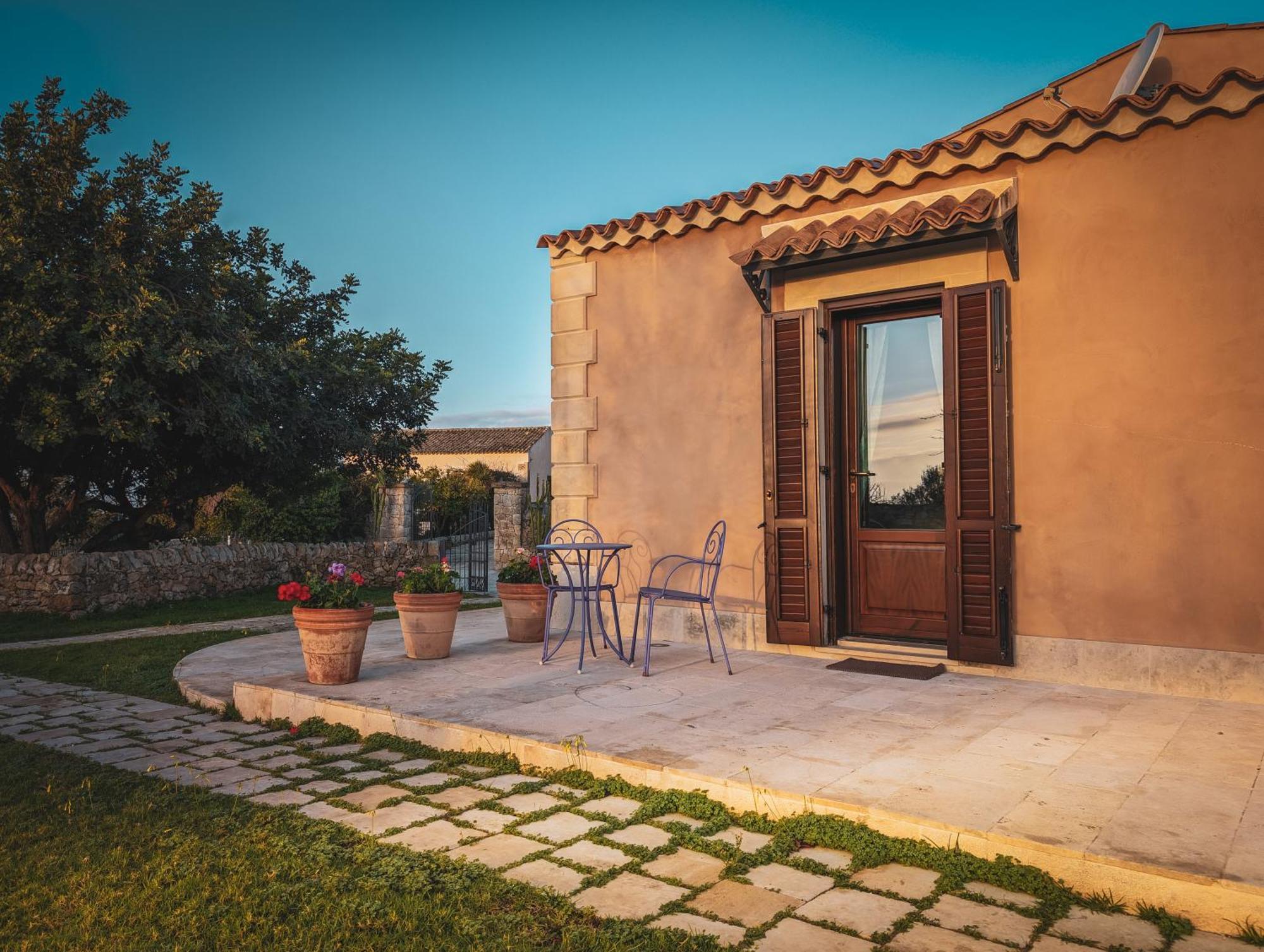 Hotel La Corte Del Sole Lido di Noto Kültér fotó