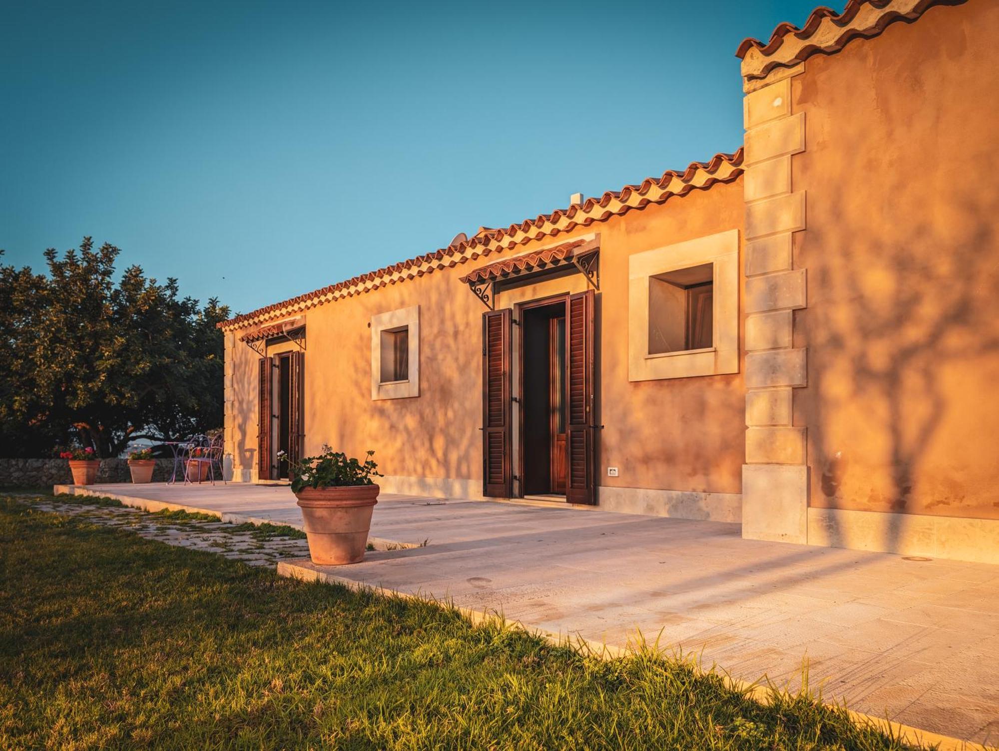 Hotel La Corte Del Sole Lido di Noto Kültér fotó